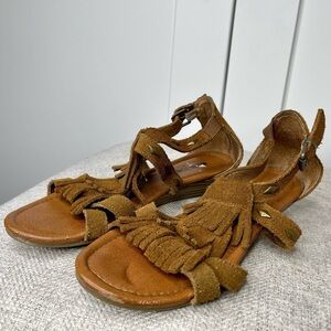 Minnetonka Moccasin Sandals Suede Tassel Fringe Women’s Size 7 BOHO